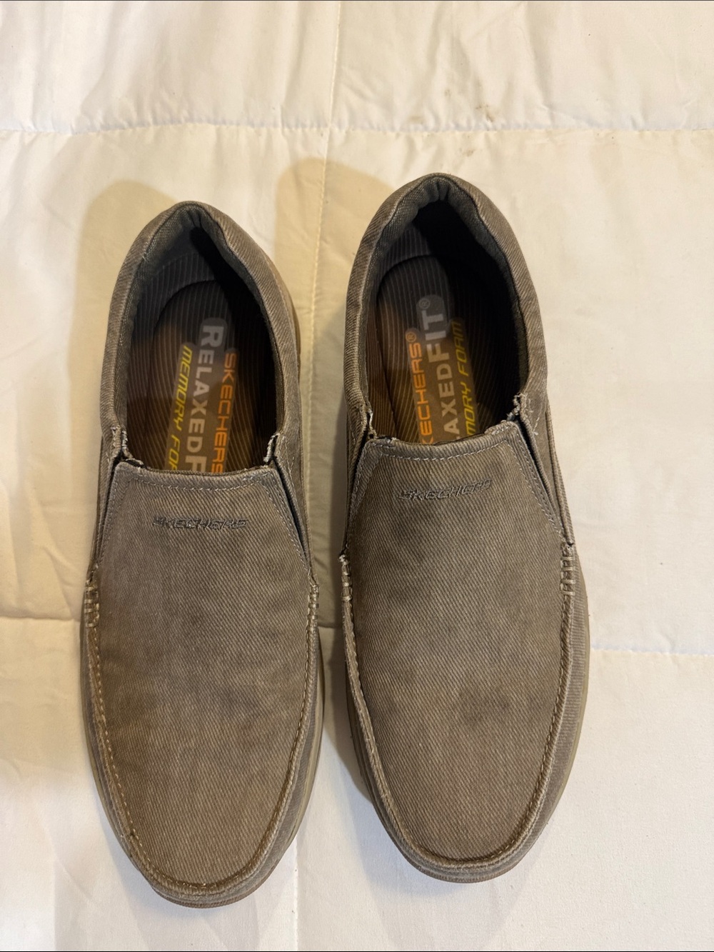Skechers Men's Casual Slip-On Loafers in Light Gray sz11